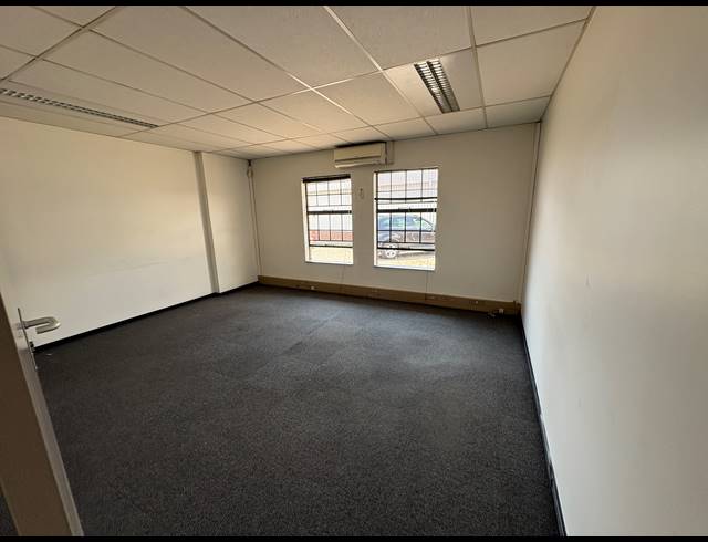2,424M² WAREHOUSE TO LET IN SPARTAN